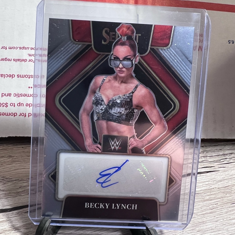 2022 WWE Select Becky Lynch autograph